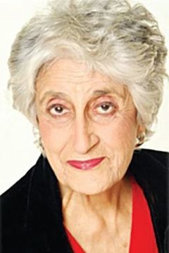 Edna Panaggio interpreta Grandmother