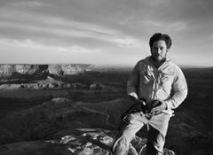 Juliano Ribeiro Salgado interpreta Self