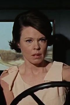 Evans Evans interpreta Velma Davis