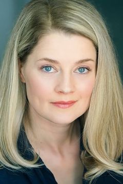 Eliza Norbury interpreta Gossipy Woman #2