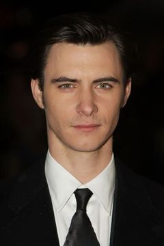 Harry Lloyd interpreta Viserys Targaryen
