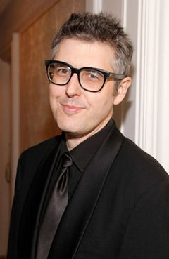 Ira Glass interpreta Himself (voice)