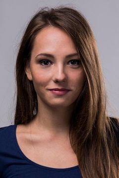 Jovana Stojiljković interpreta Laura