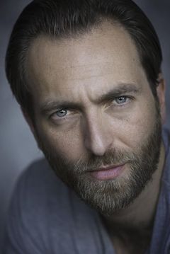 Barry O'Connor interpreta Blackwood