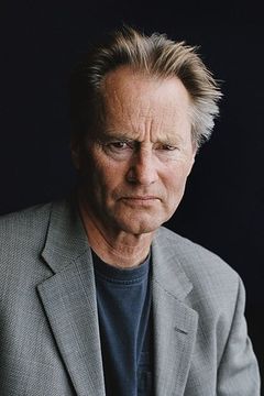 Sam Shepard interpreta Arthur Chambers