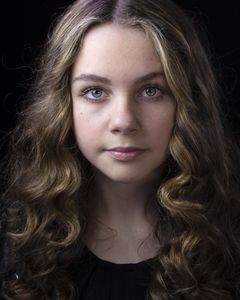 Abigail Friend interpreta Daughter at Coney Island Beach (uncredited)