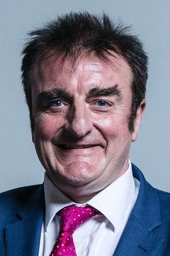 Tommy Sheppard interpreta Conference Room Member (uncredited)