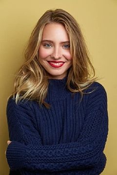 Meghan Oberholzer interpreta Perky Cheerleader