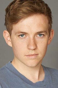 Jack Holden interpreta Bert
