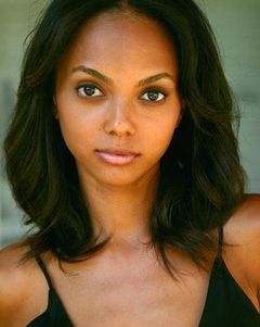 Christina R. Copeland interpreta Brigitta