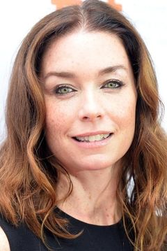Julianne Nicholson interpreta Ivy Weston