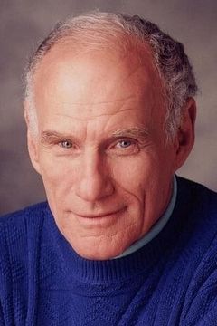Michael Fairman interpreta Randall