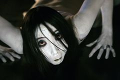 Aiko Horiuchi interpreta Kayako Saeki