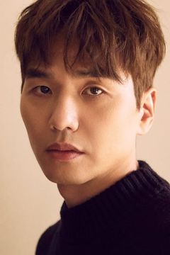 Kim Tae-hun interpreta Kim Joong-geol