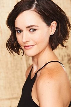 Paige Herschell interpreta Kristen