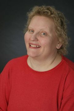 Mary Steelsmith interpreta Girl in Bathroom
