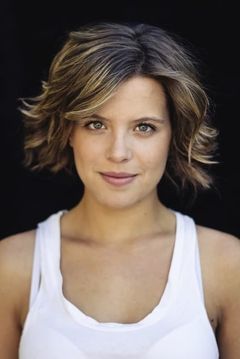 Andrea Ros interpreta SP. College Girl (Alumna)