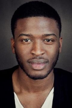 Zackary Momoh interpreta David Stone