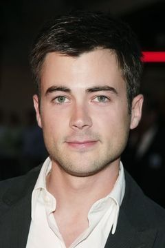 Matt Long interpreta Zeke Landon