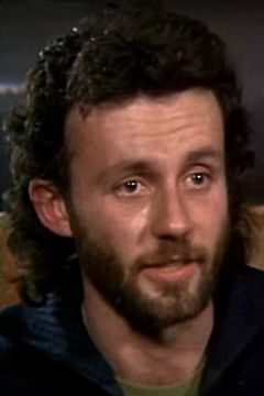 Simon Atherton interpreta Bartender