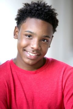 Jaiden Byrd interpreta Young Brian