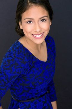 Amelia Pauly interpreta Gia