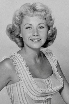 Darlene Tompkins interpreta Patsy