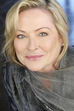 Lori Hallier interpreta Leslie Garfield