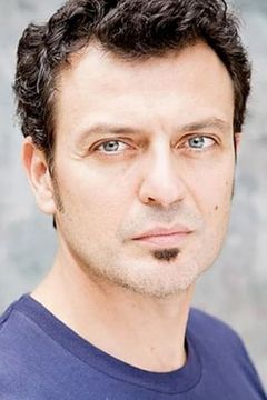 Guido Venitucci interpreta Mario Bertolazzi