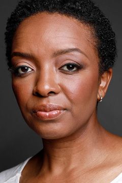 Tamika Simpkins interpreta Rest Stop Woman