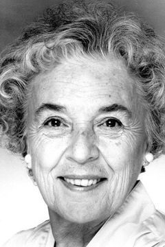 Anne Pitoniak interpreta Grandma