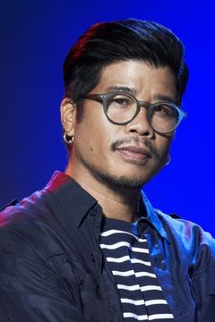 Kongkiat Khomsiri interpreta Mayom