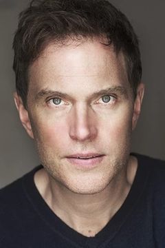 Daniel Lapaine interpreta Scott Wright