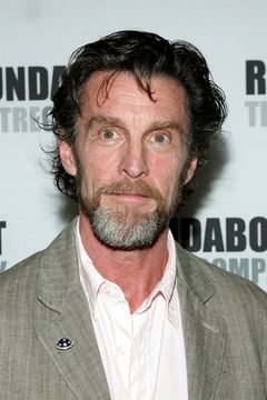 John Glover interpreta Lionel Luthor
