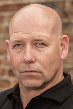 Stacey Gough interpreta Detective Smith