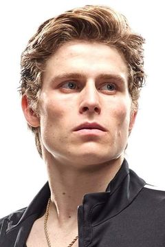 R. J. Fetherstonhaugh interpreta Police Officer