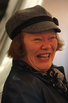 Wendy Donaldson interpreta Mrs. Withington