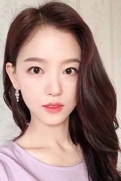 Kang Han-na interpreta Si-nae