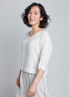 Qyoko Kudo interpreta Aya