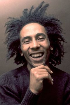 Bob Marley interpreta Self (archive footage)