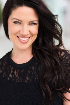 Ashton Roark interpreta Guest