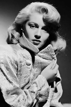 Lana Turner interpreta Sheila Cabot
