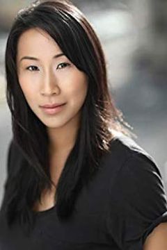 Aubrey Lin interpreta Omi