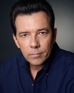 Jerome Le Page interpreta Andrew