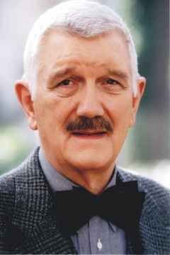 Karl-Heinz von Hassel interpreta Kommissar Brinkmann