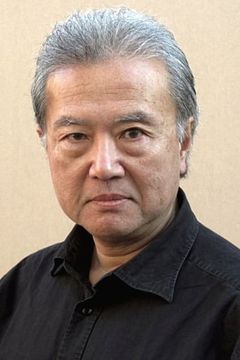 Gen Seto interpreta Housekeeper