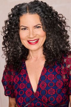 Adriana Sevan interpreta Additional Voices (voice)
