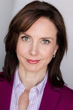 Maury Morgan interpreta Tina (uncredited)