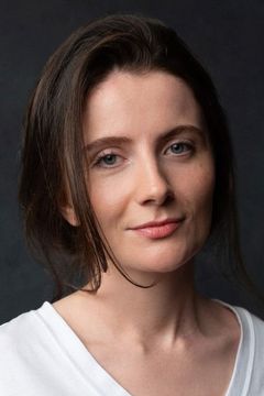 Grace Boyle interpreta Factory Protester