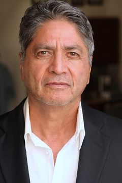 Miguel Nájera interpreta Billionaire #2